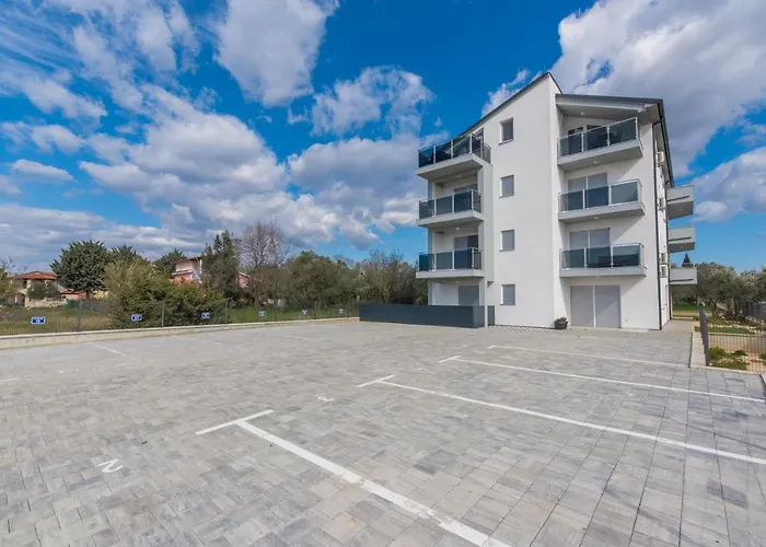 Serena, Sea View, Апартаменты Перой