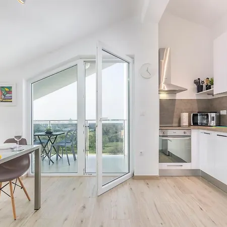 Apartment Serena, Sea View, *