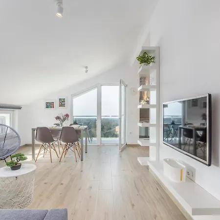 Apartment Serena, Sea View,
