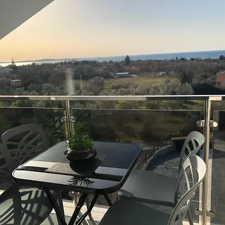 Serena, Sea View, *
